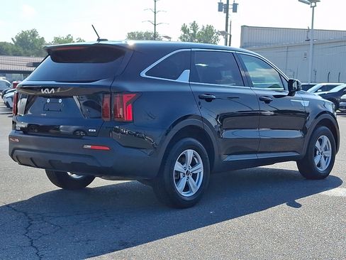 Used 2023 Kia Sorento LX AWD/4WD image 4