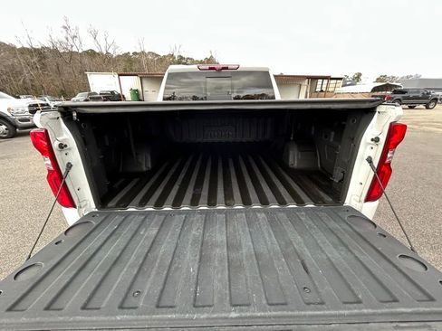 Used 2022 Chevrolet Silverado 1500 High Country w/ High Country Premium Package image 9