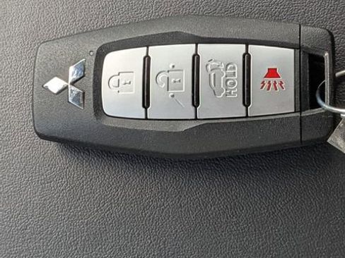 Used 2024 Mitsubishi Outlander SE image 31