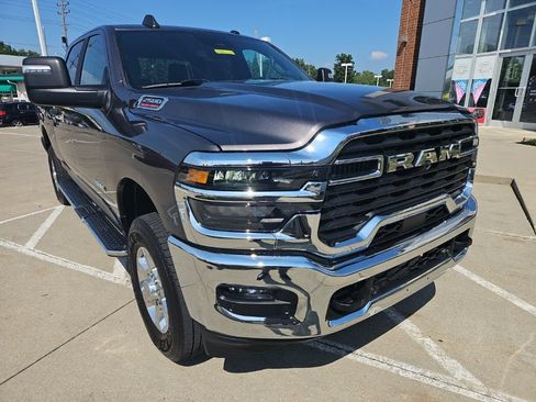 Used 2026 RAM 2500 Big Horn AWD/4WD image 4
