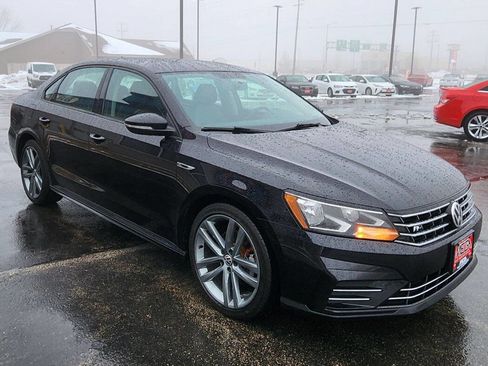 Used 2018 Volkswagen Passat 2.0T R-Line image 9
