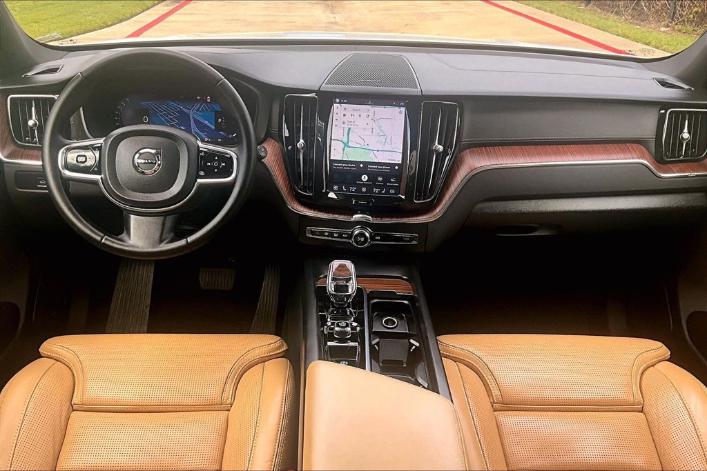 Certified 2024 Volvo XC60 B5 Ultimate w/ Protection Package Premier AWD/4WD image 20