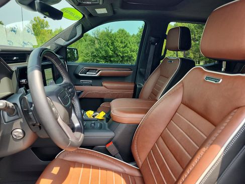 Used 2025 GMC Sierra 1500 Denali Ultimate AWD/4WD image 19