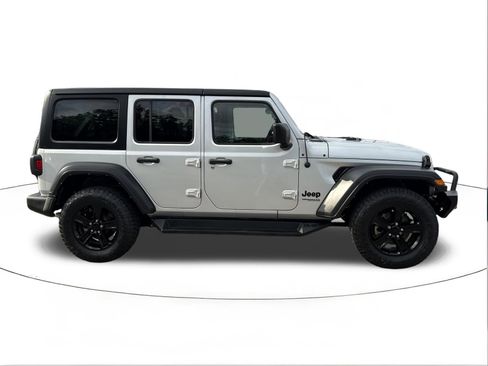 Used 2022 Jeep Wrangler Unlimited Sport AWD/4WD image 2