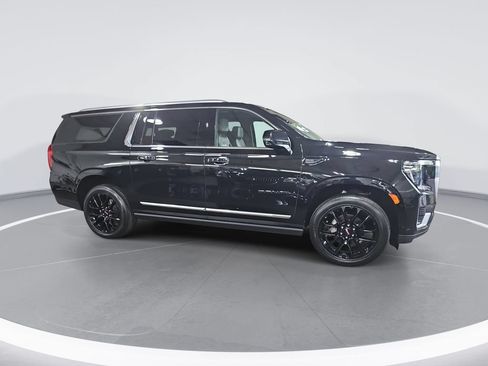 Used 2023 GMC Yukon XL Denali w/ LPO, Floor Liner Package AWD/4WD image 2