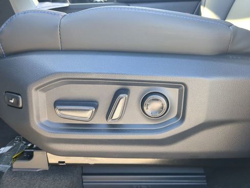 New 2025 Toyota Tundra Platinum image 27