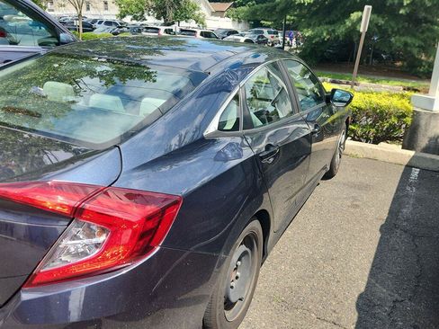 Used 2020 Honda Civic LX image 5