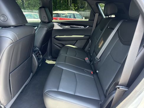 Used 2024 Cadillac XT5 Premium Luxury w/ Technology Package FWD image 10