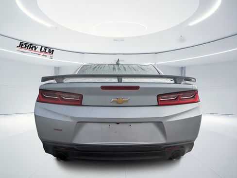 Used 2017 Chevrolet Camaro SS image 4