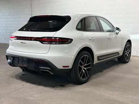 Certified 2023 Porsche Macan image 7