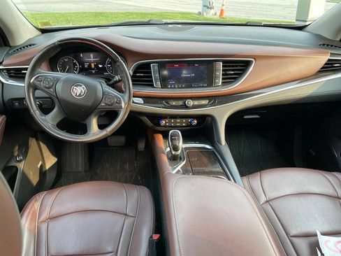 Used 2020 Buick Enclave Avenir w/ Avenir Technology Package AWD/4WD image 12