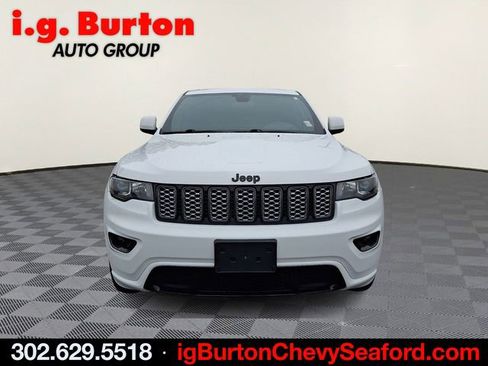 Used 2021 Jeep Grand Cherokee Laredo X image 2
