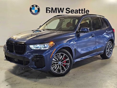 Used 2022 BMW X5 xDrive45e w/ M Sport Package image 1