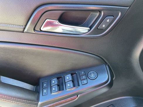 Used 2018 GMC Yukon XL SLT w/ Open Road Package AWD/4WD image 15