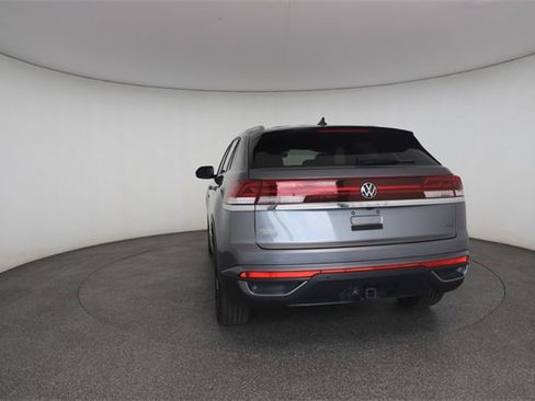 Used 2024 Volkswagen Atlas Cross Sport SE image 14