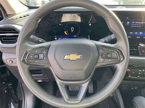 Used 2025 Chevrolet TrailBlazer LT image 16