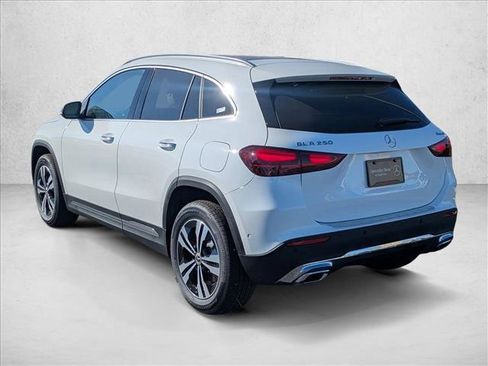 New 2026 Mercedes-Benz GLA 250 GLA 250 image 8