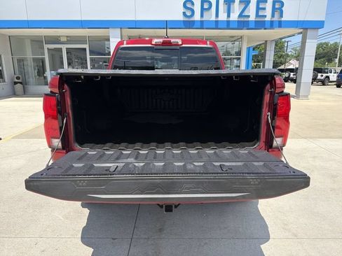 Used 2025 Chevrolet Colorado ZR2 w/ Technology Package AWD/4WD image 26