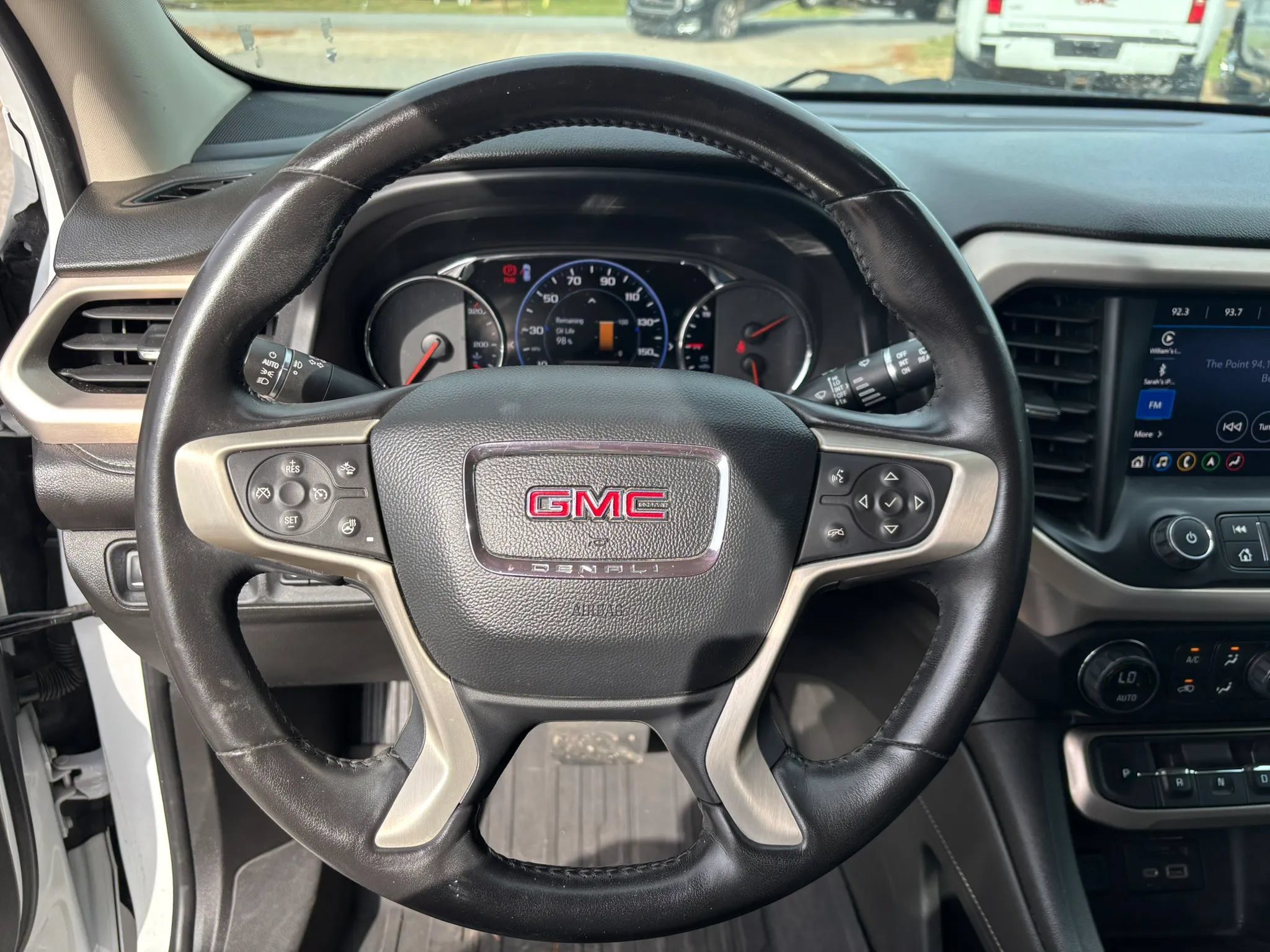 Used 2021 GMC Acadia Denali w/ Denali Technology Package AWD/4WD image 27