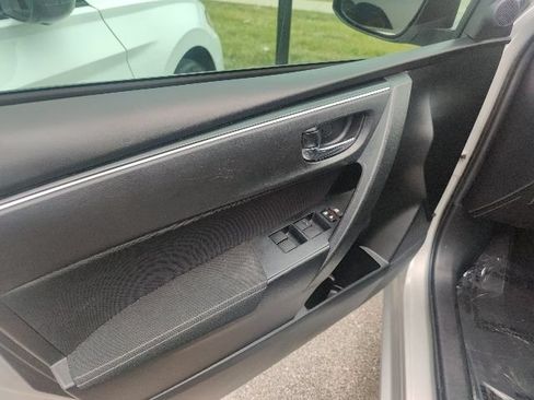 Used 2019 Toyota Corolla LE FWD image 17
