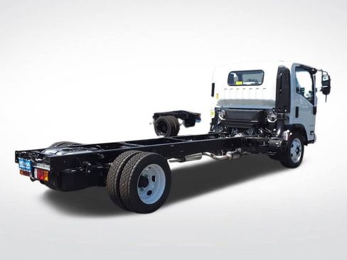 New 2025 Chevrolet Low Cab Forward RWD image 4