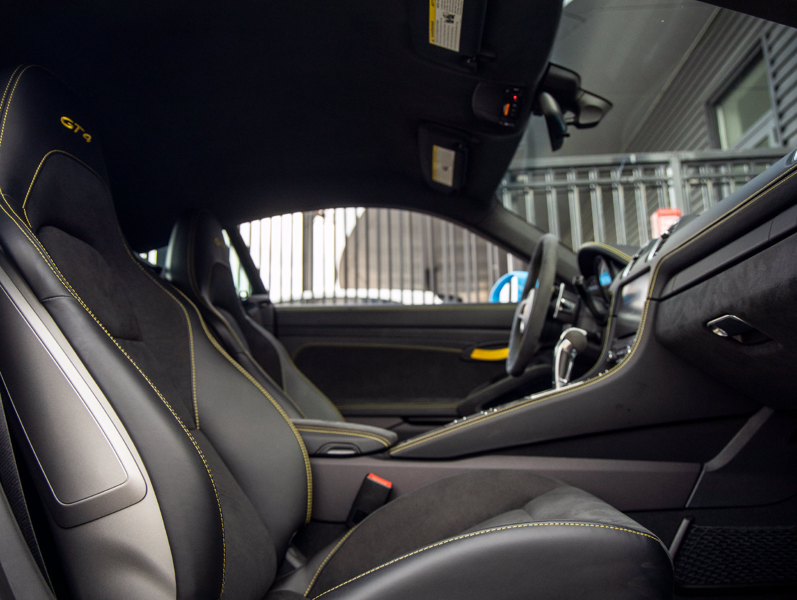 Certified 2021 Porsche 718 Cayman GT4 RWD image 34