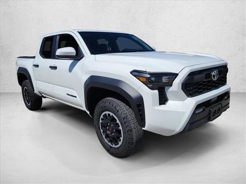 Used 2025 Toyota Tacoma TRD Off-Road AWD/4WD image 3