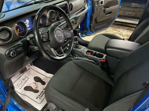 Used 2020 Jeep Gladiator Sport w/ Quick Order Package 24S AWD/4WD image 14