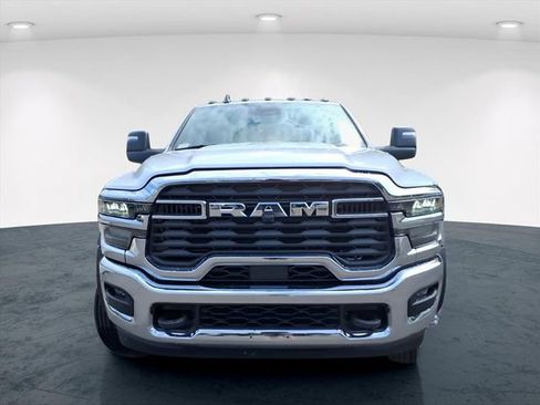 New 2026 RAM 5500 Tradesman w/ Chrome Appearance Group AWD/4WD image 4