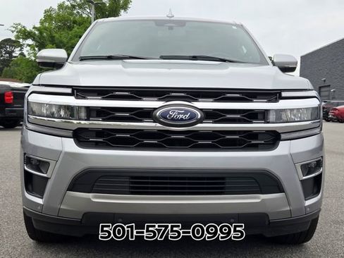 Used 2024 Ford Expedition Limited AWD/4WD image 2