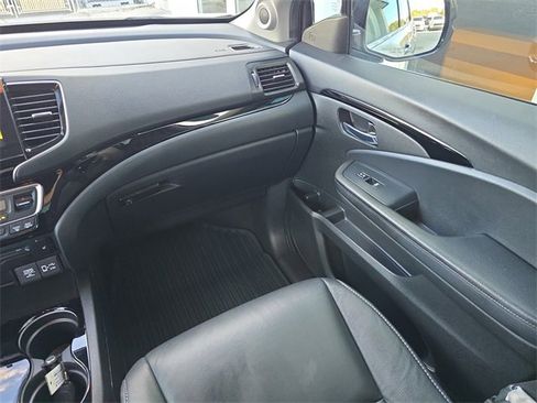 Used 2022 Honda Pilot Touring image 14