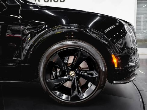 Used 2019 Bentley Bentayga image 13