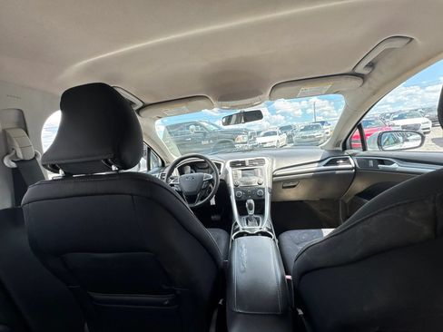 Used 2016 Ford Fusion SE FWD image 15