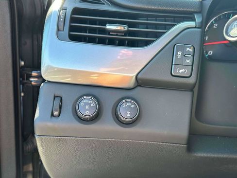 Used 2018 Chevrolet Tahoe LT w/ Luxury Package AWD/4WD image 23