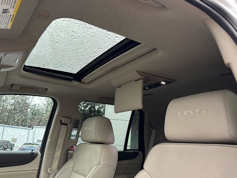 Certified 2016 GMC Yukon Denali w/ Open Road Package image 29