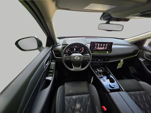 New 2026 Nissan Rogue Platinum AWD/4WD image 14