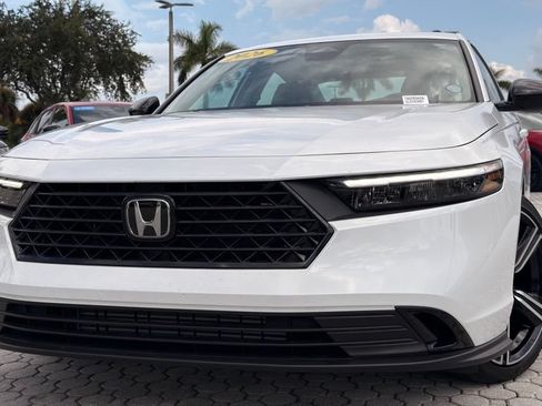 Used 2026 Honda Accord SE image 2