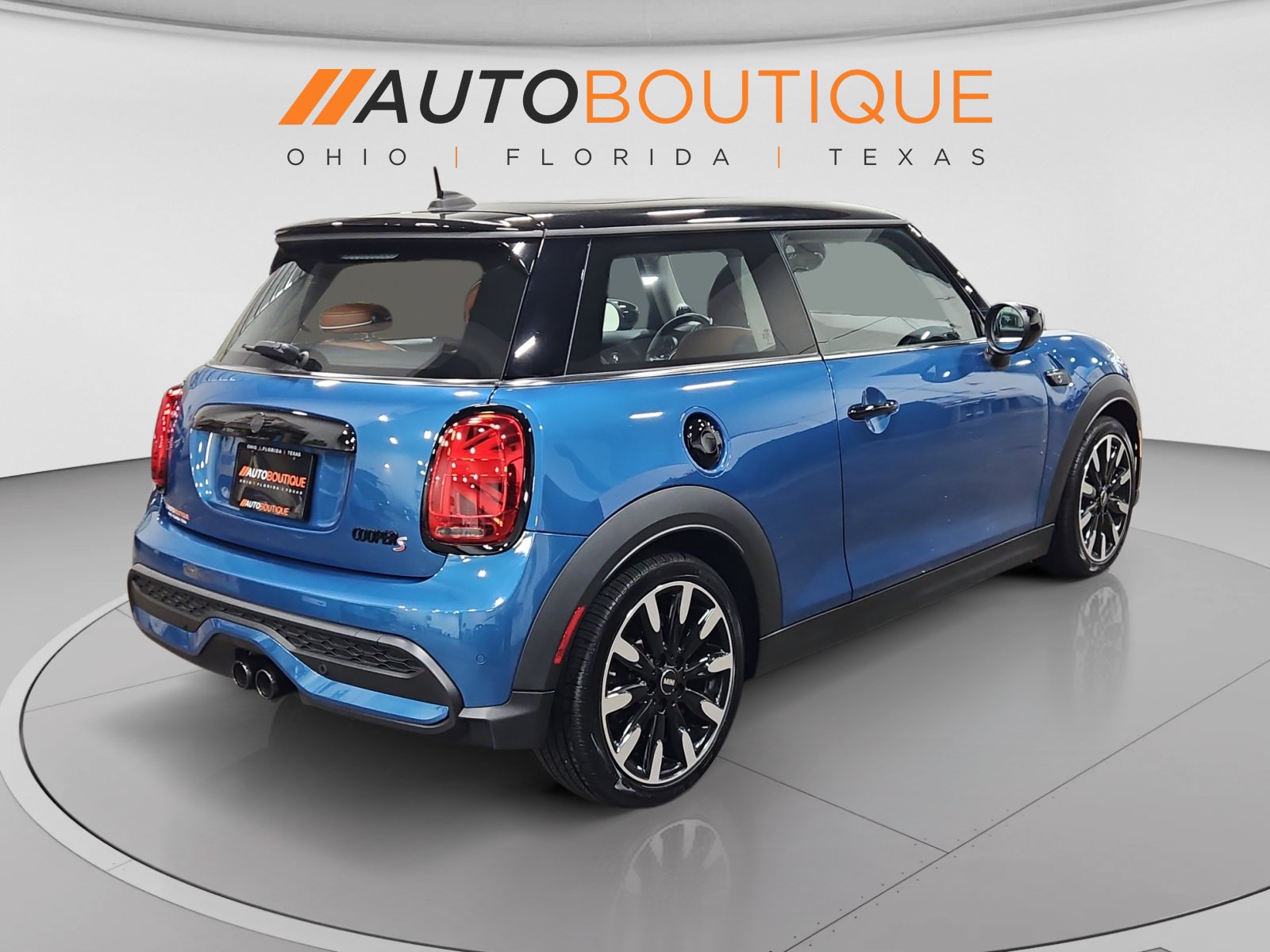Used 2024 MINI Cooper S w/ Signature Upholstery Package FWD image 5