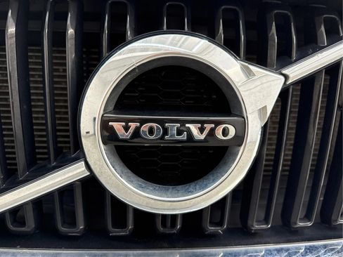Used 2020 Volvo XC60 T6 Momentum AWD/4WD image 34