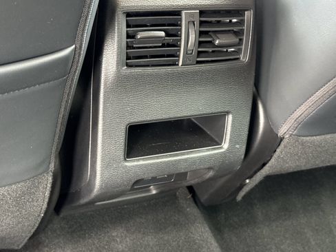 Used 2023 Mitsubishi Outlander SE AWD/4WD image 11