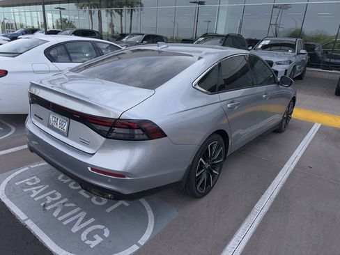 Used 2024 Honda Accord Touring image 5