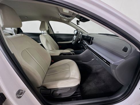 Used 2025 Hyundai Sonata SEL FWD image 29