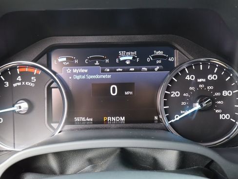 Used 2022 Ford F250 Platinum w/ FX4 Off-Road Package AWD/4WD image 9