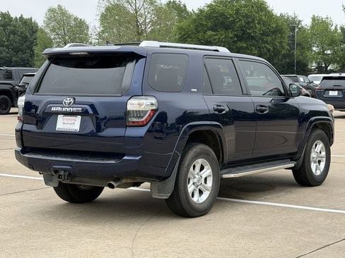 Used 2014 Toyota 4Runner SR5 image 4