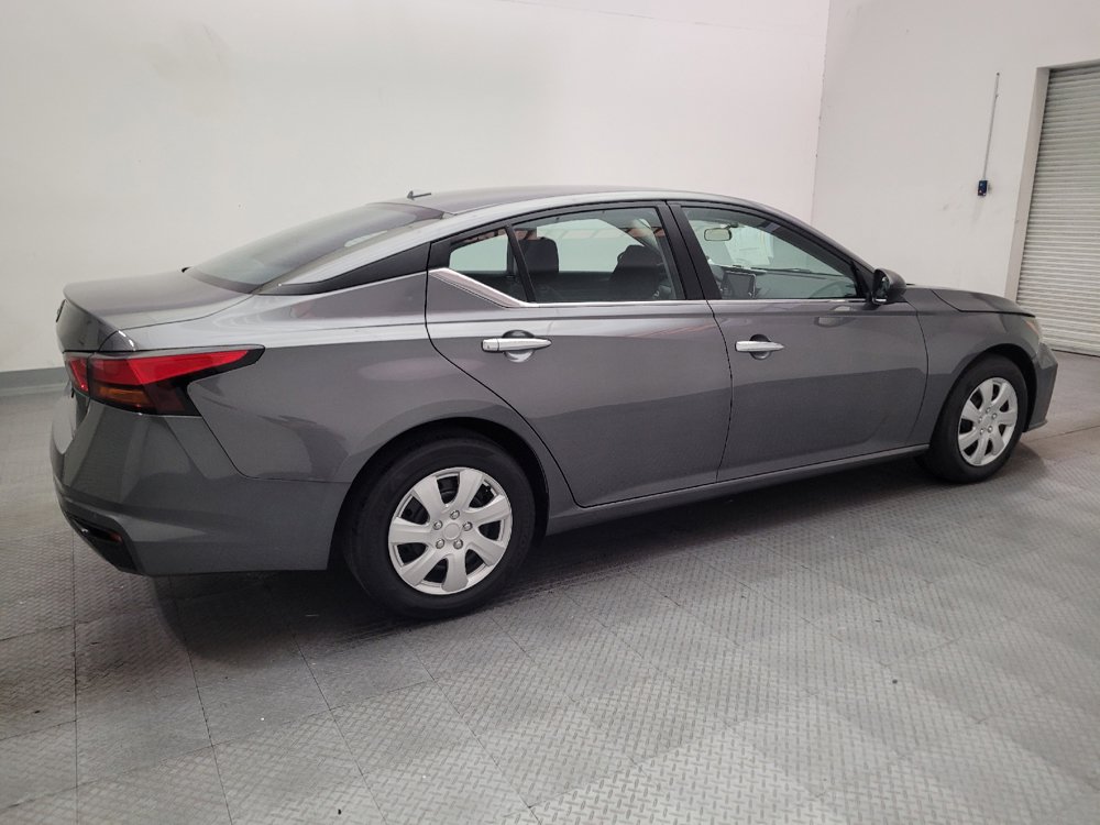 Used 2025 Nissan Altima 2.5 S FWD image 10