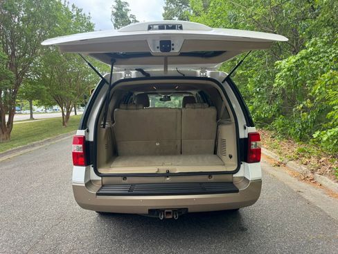Used 2014 Ford Expedition XLT w/ Equipment Group 202A AWD/4WD image 6