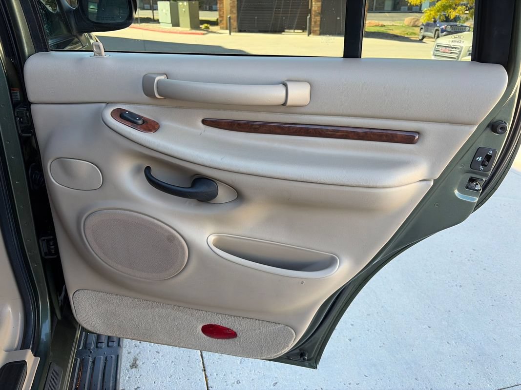 Used 2001 Lincoln Navigator 4WD image 20