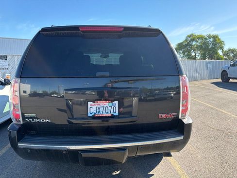 Used 2011 GMC Yukon Denali AWD/4WD image 5
