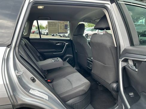 Used 2025 Toyota RAV4 XLE AWD/4WD image 16