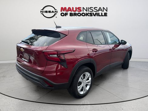 Used 2025 Chevrolet Trax LS FWD image 8